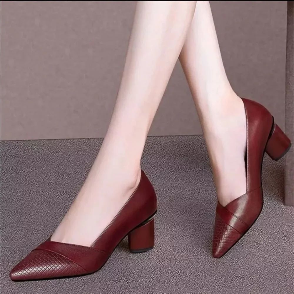 BRAND NEW MARC FISHER POINTED TOE BLOCK HEEL PUMP